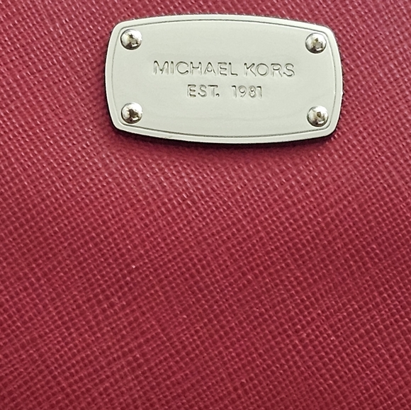 MICHAEL KORS Women's Wristlet Red NWOT - Picture 3 of 6